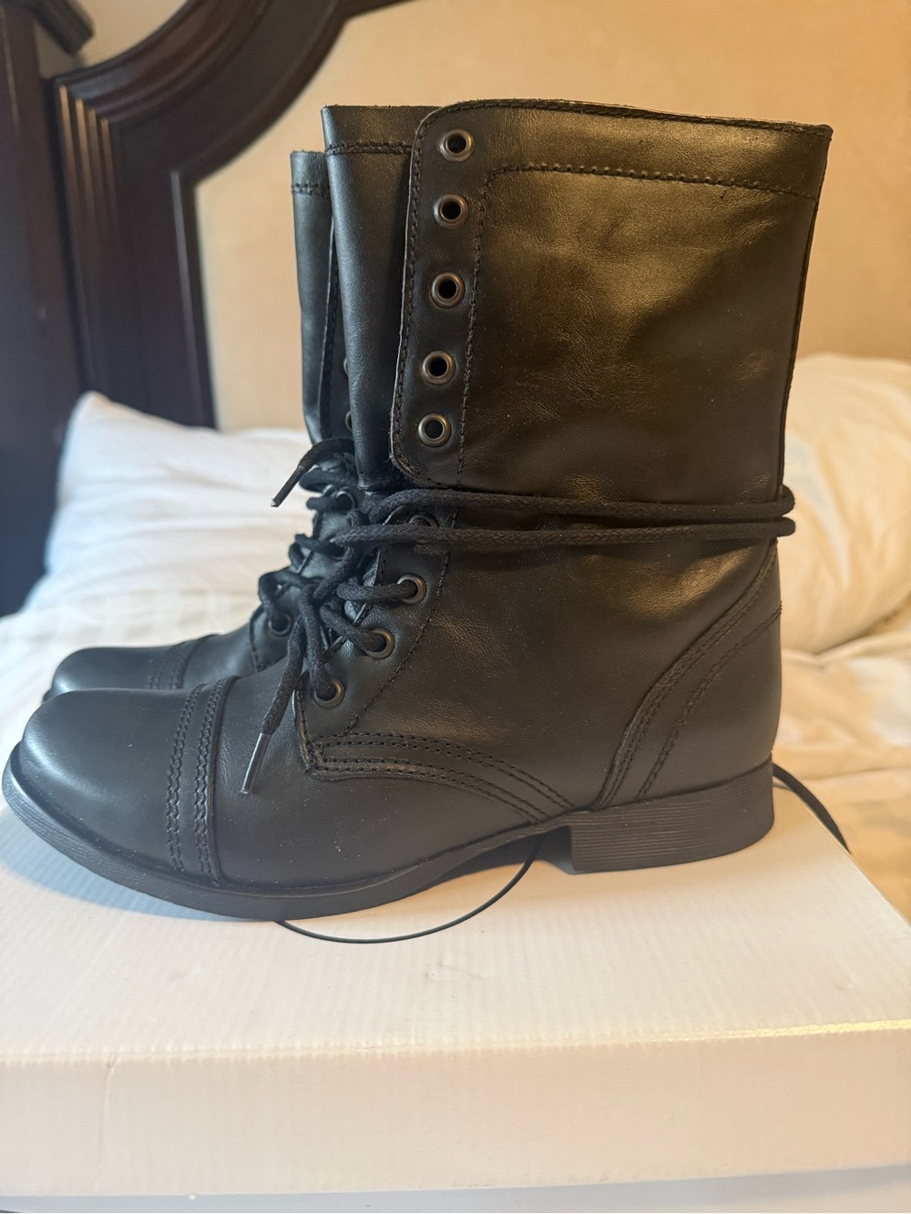 NIB Steve Madden Troopa Combat Boot